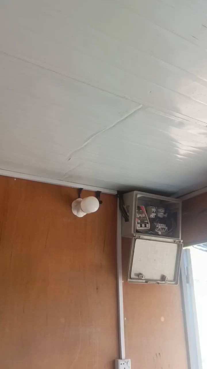 كرفان تلاثه بتلاثه كهرباته جاهزه سقفه سندويج كرفان حلو جنت مخلي اسواق وبي ارفوف جاهزه اتصل وبيك خير ودلل ***********
