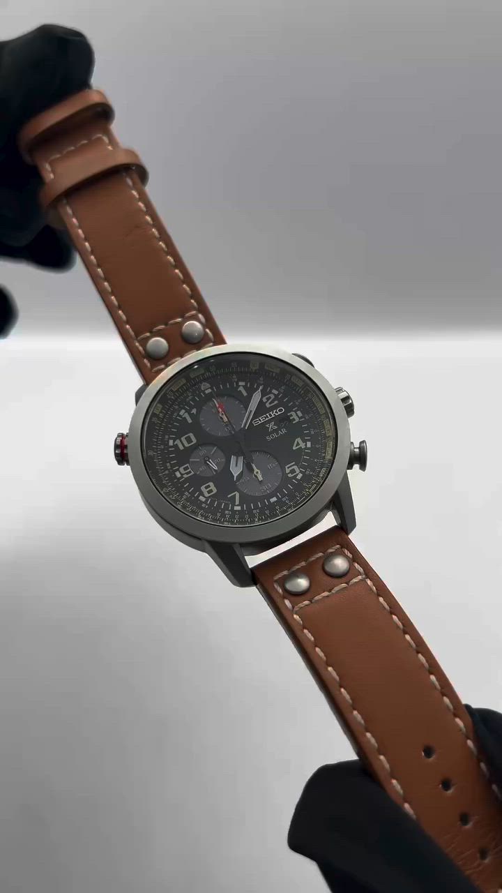 SEIKO PROSPEX SKY ✈️
Movment Quartz SOLAR CHRONOGRAPHE 
Diamètre 44 mm 
Bracelet , La Boucle d’Origine
En Excellent État 

#seiko #algeria #dz #japonais #mkbstore


**إذا كنت صاحب هذا الإعلان وتريد حذفه لأي سبب، رجاءا أرسل رسالة إلى الدعم الفني**