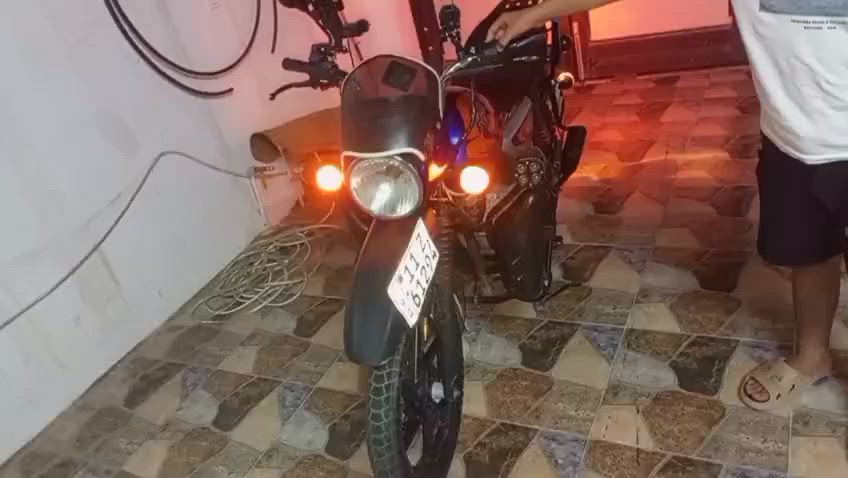 سلام عليكم دراجه بوكسر 2023
رقم بغداد مشروع وطني مكينه خرسه مناقصهه لو برغي كلهه بلاديه لون ازرق عليه ستانات موبايل ثنين شواحن 3
بلوجكترات سعرهه 100الف لونين اصفر زنون اصلي ضد الماء هورن سيدان وجرص اشاره كوستر 
الدراجه جاهزه على 24حبايه مكان كركوك  للتواصل *********** بي وتساب  سعرهه مليونين 300وبيهه مجال

