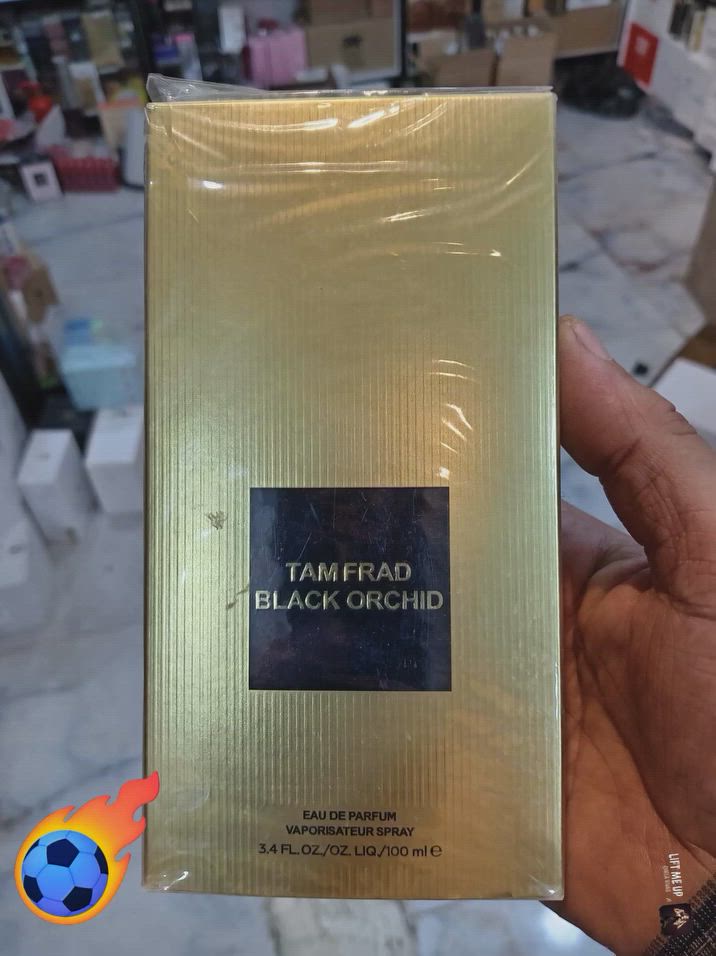 كوزمتك #العطر_الاول
                  عطر #توم_فورد
لا عطر بعد عروس
مقدمة العطر :الكمأة السوداء، الكاردينيا، الكشمش الأسود، الإيلنغ، الياسمين، البرغموت الماندرين (يوسفي)، والليمون. 
قلب العطر :زهور غنية، الأوركيد، التوابل، كاردينيا، نوتات الفواكه، اللوتس، الياسمين. 
قاعدة العطر :الشوكلاته المكسيكية، الباتشولي، الفانيلا، البخور، العنبر، خشب الصندل، نجيل الهند، المسك الأبيض.
المنشأ فرنسا
السعة 100ML 
سعر القطعة ((  25  الف)) 
💠 لا تتردد ولا تحتار ويمنا حددالاختيار  💠
يوجد #توصيل لجميع محافظات #العراق 
طلبيتك توصلك لباب بيتك  🇮🇶🚗 🇮🇶🚗 اسعار خاصة للجملة
للتواصل واتساب ***********
                 جملة & مفرد

