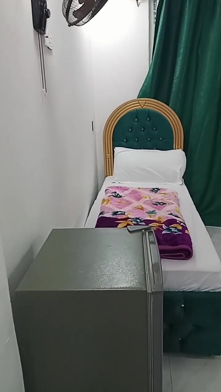 يوجد فندق نظيف مرتب ونظيف جدا فندق كرم كربلاء قرب الامام العباس عليه السلام مقابل صحن أم البنين عليها السلام بعكد الساده يبعد عن الامام العباس عليه مشي دقيقه وأقل الدقيقة مشي عن الامام العباس عليه السلام الاتصال على الرقم واتساب ***********
