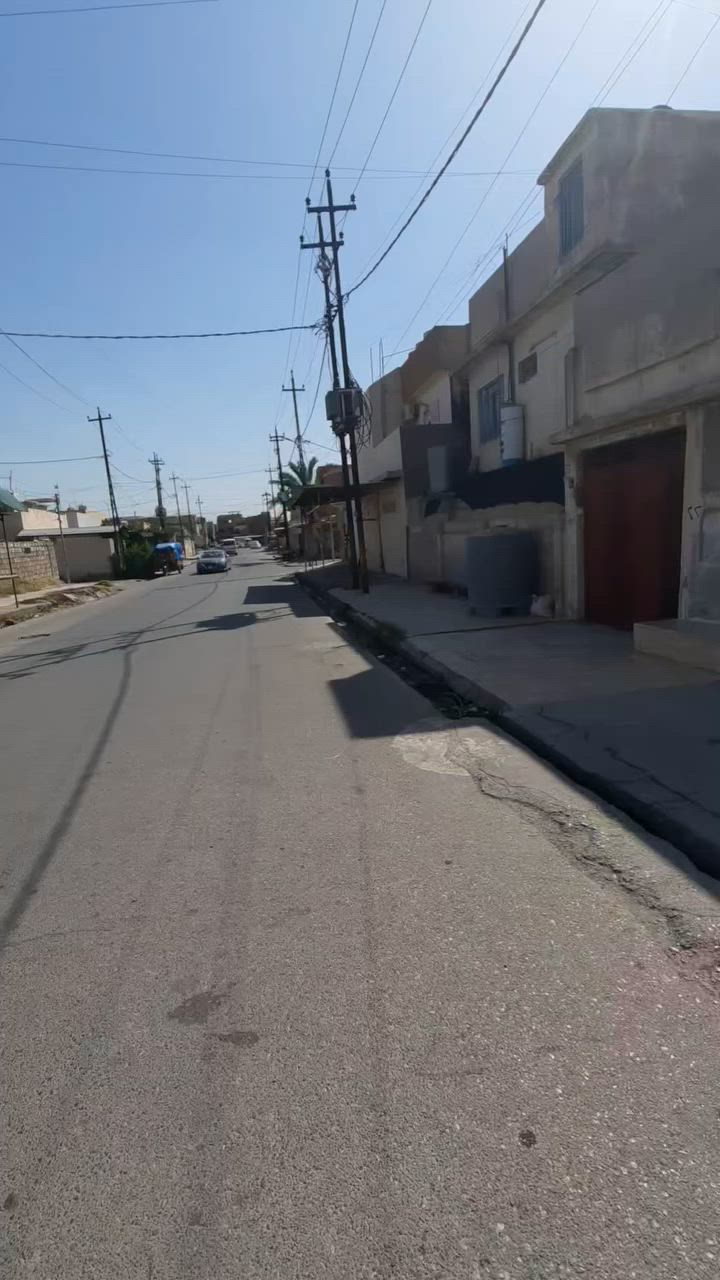 دار بحساب ارض المساحه ١٥٠ م الواجهه ١٠م ونزال ١٥ الموقع الفرع المقابل لجامع ال البيت ثالث فرع 
على اليسار رابع بيت على اليسار
***********
***********
