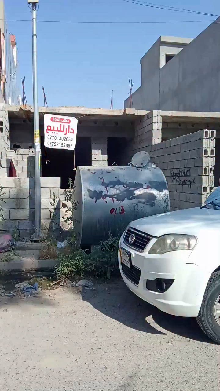 سلام عليكم 
هيكل للبيع 
مساحة 130 متر 
واجهة 5 نزال 26
طابو صرف بأسم شخص واحد 
موقع اسرى ومفقودين خلف عبد السلام المختار بالضبط
السعر 75 وبي مجال بسيط 
تواصل ***********
