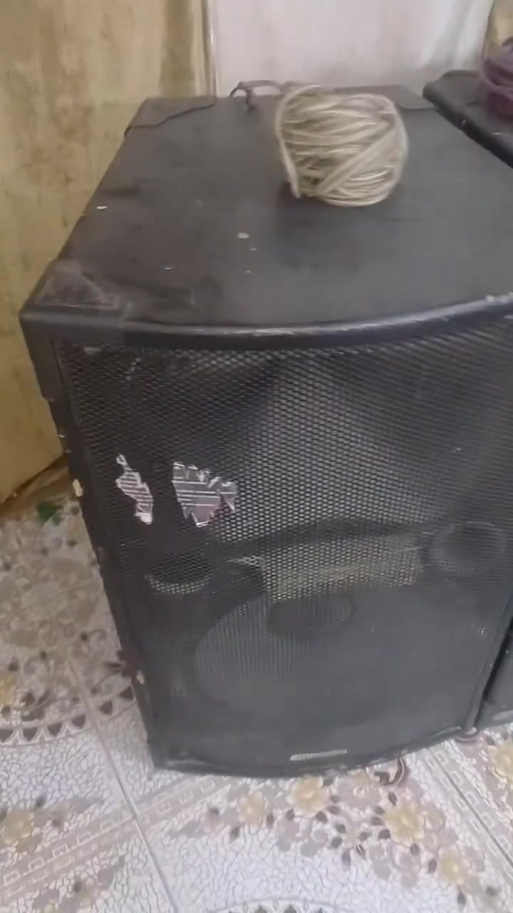 متاح .٣ سماعات لبه فرديه حجم ١٥ وياهن استان واحد ب ٣٠٠ المكان بغداد المعامل ***********
