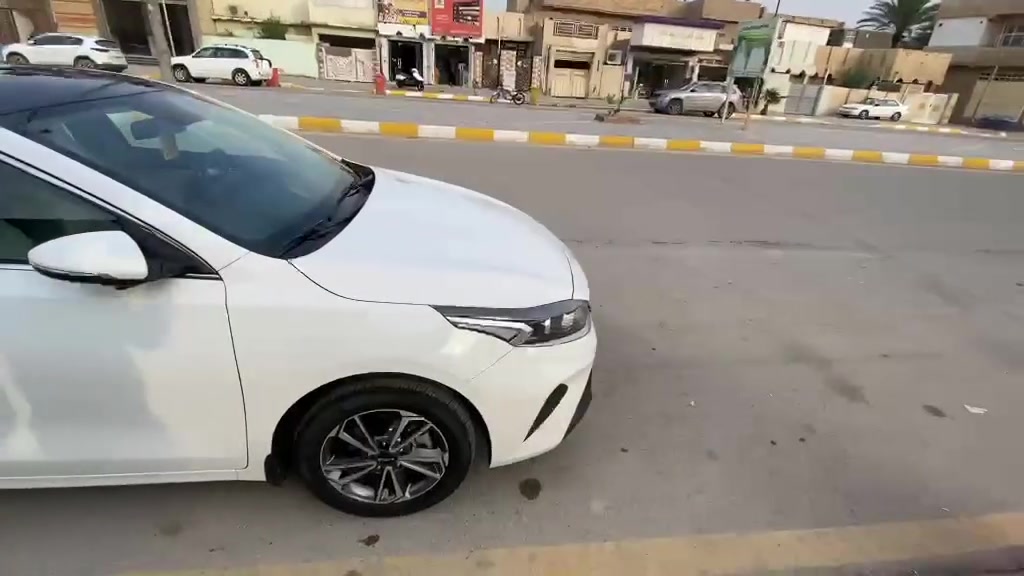 السلام عليكم
كيا سيراتو 2022 خليجي مكفولة
مكينه 1600cc السيارة ماشية 134 الف كم السيارة محجوزة استقطاع مباشر من الماستر بعدلها سنة وينفك حجزها رقم السيارة بغداد مكان السيارة واسط المركز السعر 148 وبيها مجال تريد وكالة موجودة رقم صاحب السيارة ***********
