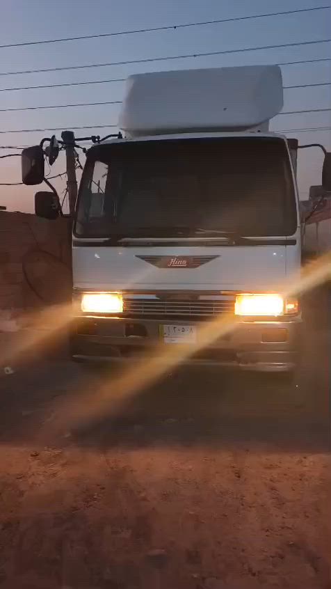 سلام عليكم هينو طيره سبعين عادي للبيع شاصي كفاله عامه سته وربع شاصي وقماره كفاله عامه موديل ٩٥ تلاثه طن العنوان  
بغداد اسعر ١٦٥ وبيها مجال *********** مستعجل عل متاور
