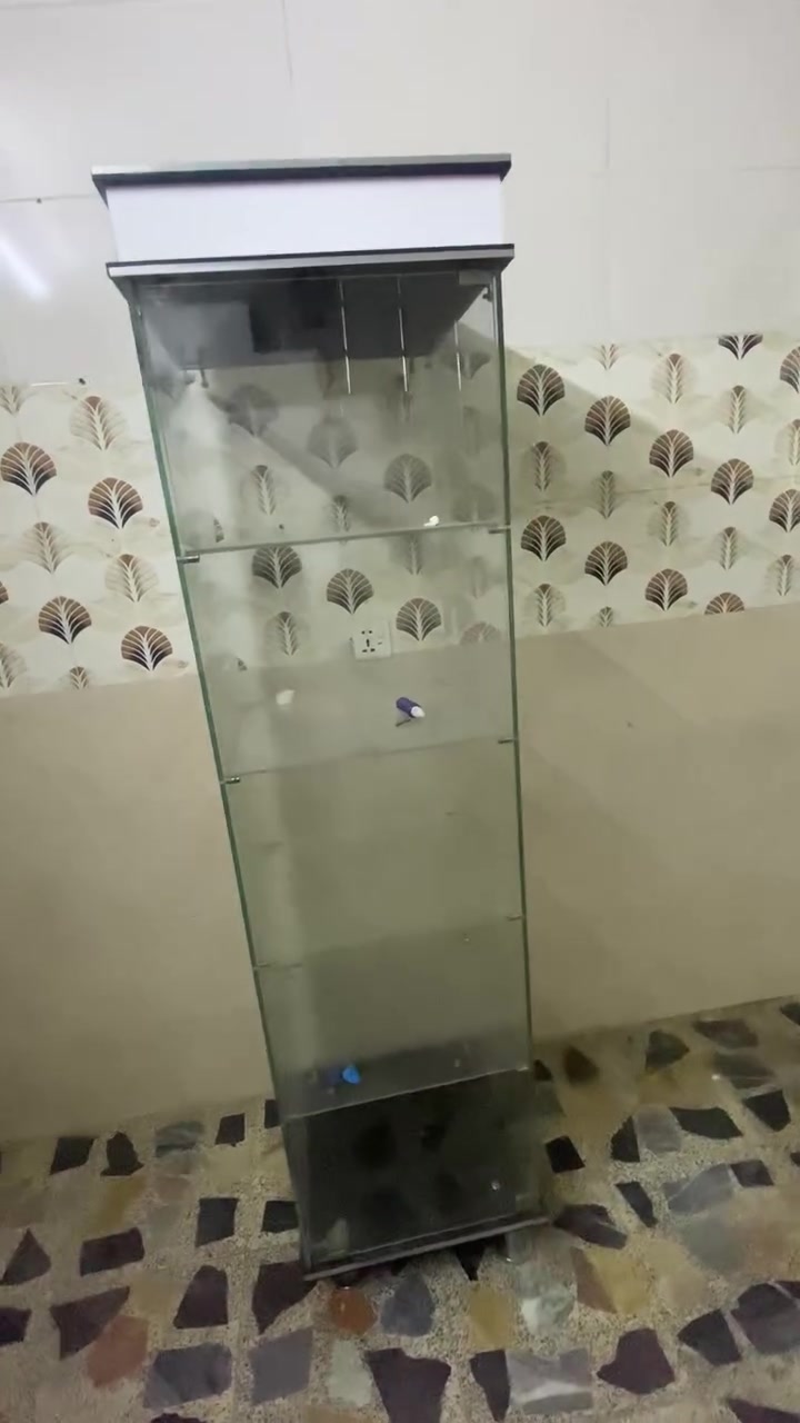 عارضه جام للبيع 
ارتفاعها 190سم وعرضها 45 سم
مامتواجد خاص للاستفسار واتساب
***********
