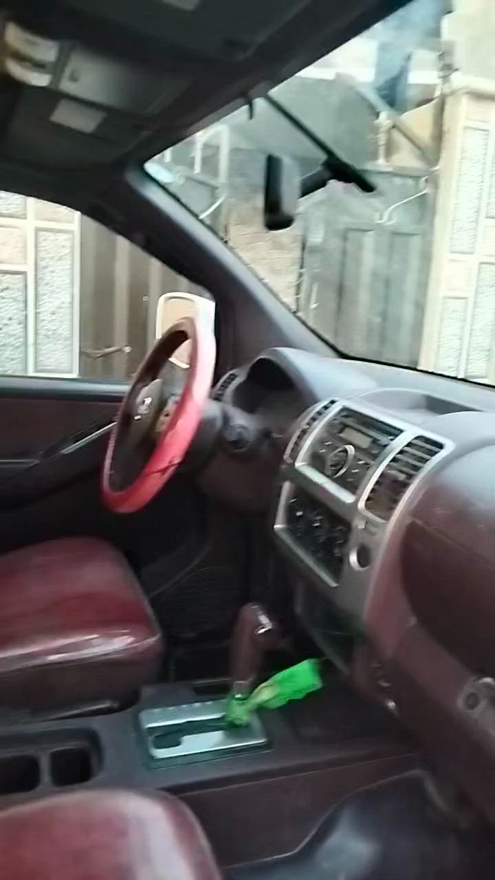 سلام عليكم للبيع والمراوس نيفارا اوتوماتيك موديل 9محرك بلاد رقم سليمانيه جديد الدولي سنويه لل31 مابيها صبغ محرك بيه بخار قليل سعر 86وبيها مجال للطيبين عنوان كربلاء ***********/***********
