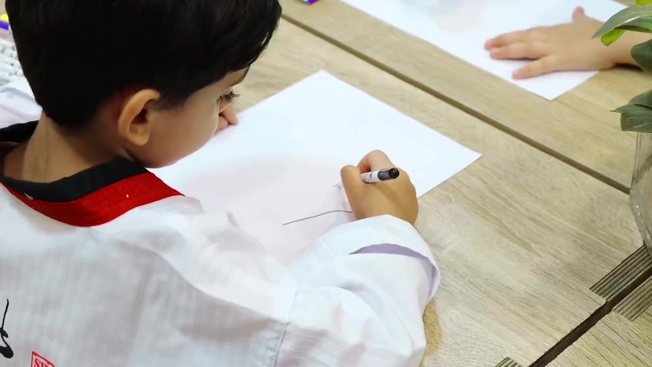 🌈 أطلقي العنان لإبداع طفلك!
تعلن روضة الملاك الحارس عن افتتاح دورة الرسم للأطفال، حيث يتعلم الطفل:

🎨 أساسيات الرسم والتلوين

🖍️ تنمية الإبداع والخيال

🌟 تعلم مزج الألوان بطرق ممتعة

✏️ رسم الشخصيات والمناظر الطبيعية

🏆 أنشطة فنية ممتعة وأعمال يدوية

✨ بإشراف مدربين مختصين وبأسلوب يناسب جميع الأطفال.

📍 المكان: روضة الملاك الحارس

📍 العنوان: حي تونس – آفاق عربية – مقابل سيطرة المدخل

📞 للاستفسار والتسجيل: ***********

🌟 لأن كل طفل فنان... ونحن نساعده ليُبدع!

