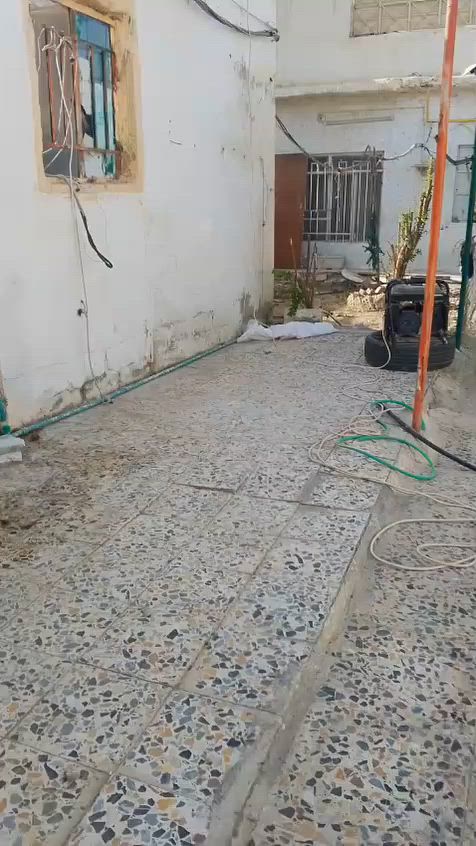 السلام عليكم يوجد لدينا كادر تفليش البيوت و قص الرباطات و قلع الراضي وتگشير الجذران كافه انواع التفليش با انسب السعار بغداد فقط ***********
