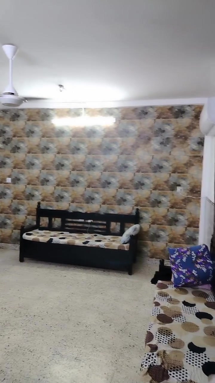 بيت البيع ابو غريب شهداء قرب جامع ريان بيت متكون من طابقين غرف نوم عدد ٣ خدمات كامله بيت طابو صرف *********** واتساب
