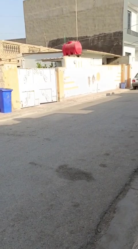 بيت طابو صرف للبيع مساحه304 واجهيه 15نزال 20بيه مشتمل مئجر وقريب على جامع سعد وقريب عل السوك هم يصلح للسكن ويصلح مشتملات هم بيت خير من الله وبل عافيه الصير من نصيبه السعر عل خاص واتساب موجود ***********/***********
