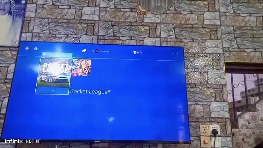 بلي 4 فات نظيف جداً (وي يدتين وقاعدة تبريد وشحن) للبيع في بغداد
​📝 نص الإعلان:
​السلام عليكم شباب.. للبيع جهاز بلاي ستيشن 4 (PS4 Fat) نظيف جداً وبحالة ممتازة، مابيه أي مشاكل وجاهز للعب مباشرة.
​المواصفات والملحقات:
​💾 المساحة: 500 غيغابايت.
​🎮 اليدات: وياه يدتين (وحدة أصلية مالت البلاد، والثانية تجارية شغالة تمام).
​🎁 الإضافات: وياه قاعدة تبريد عمودية مميزة، بيها مروحة تبريد للجهاز وبنفس الوقت تشحن اليدات وبيها مكان خاص تصف بيه الأقراص.
​🔌 الوايرات: كاملة (واير الباور، واير HDMI، وواير شحن اليدات).
​💿 النظام: محدث على آخر إصدار (يلعب أونلاين ومابيه أي باند وبي حساب ستور)​⚽ الألعاب: بالحساب جاهزة ومحملة (eFootball و Rocket League).
​⚠️ ملاحظة: الجهاز بدون كارتونة.
​السعر المطلـوب: 160 وبي مجال لل 150 دينار عراقي📍 الموقع: بغداد📞 للتواصل: *********** 
