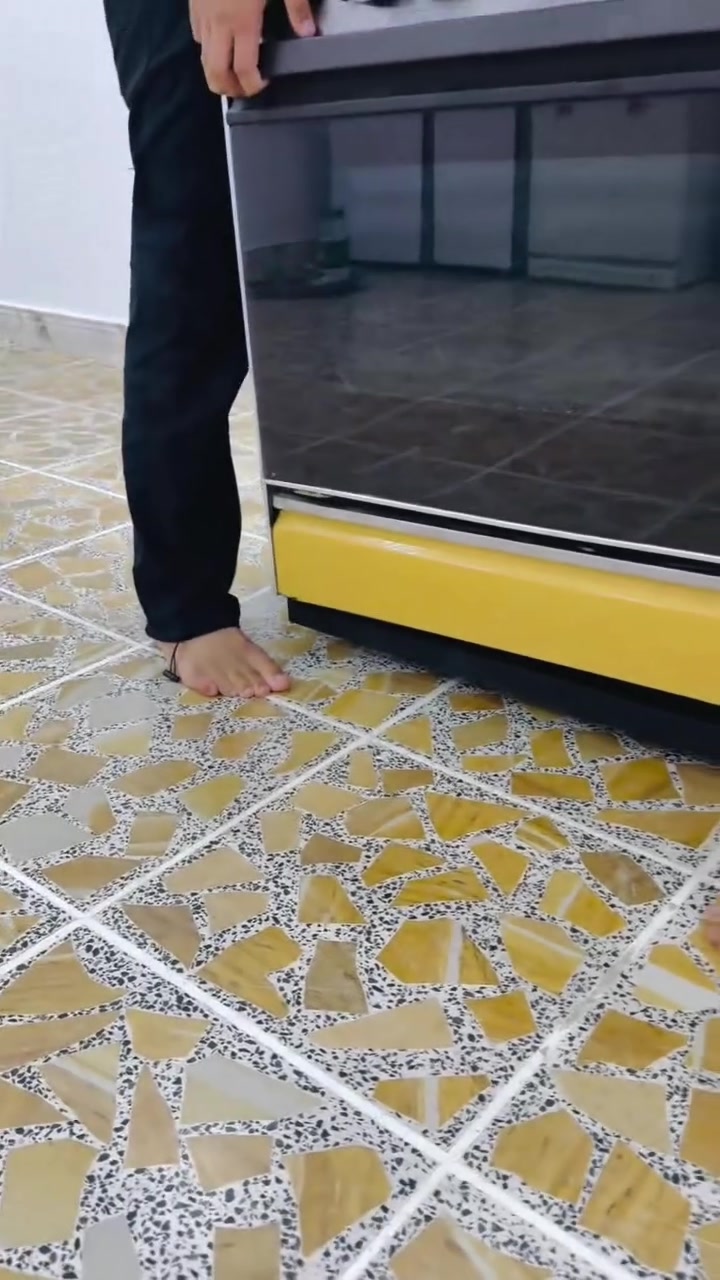 حداد متنقل عمل كافة اعمال الحداده وحسب الطلب ***********
