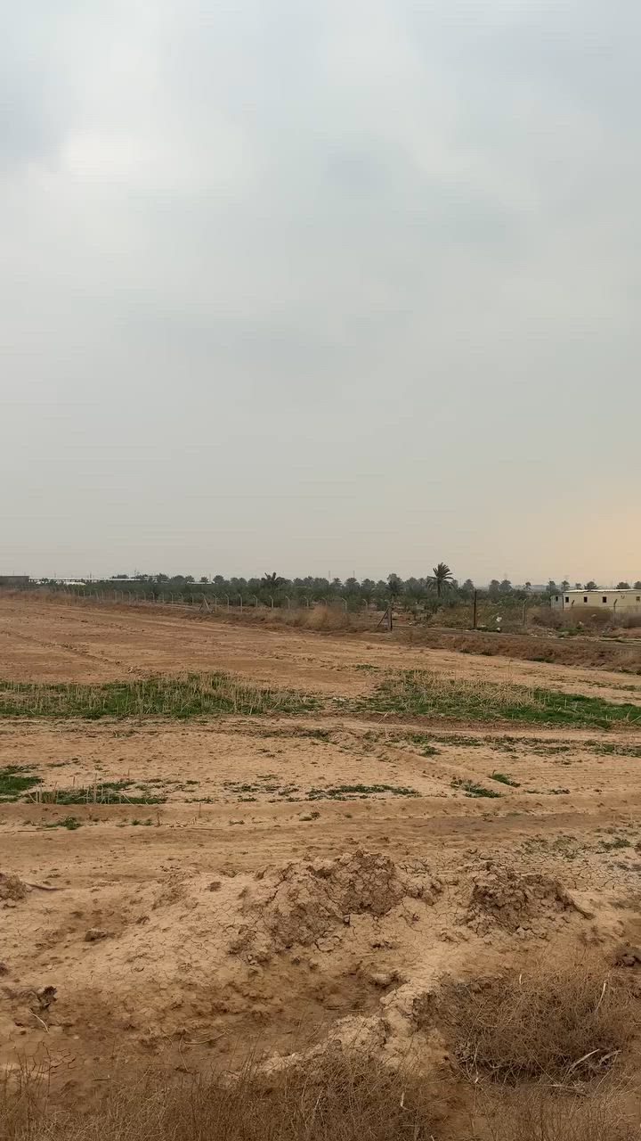 السلا عليكم
10 دونم للبيع 

موقعهن بغداد بوب الشام

طابو زراعي سند 25 

خدمات كاملة

كهرباء، ماء، مشروع إروائي، ومشروع بزل+مقابيل الارض مجمعات سكنية

تبعد التبليط حوالي 200 متر فقط

مناسبة للاستثمار، التقطيع، والبناء

تنفع لبناء الجملونات

للتواصل مباشرة مع مالك الأرض:

***********
