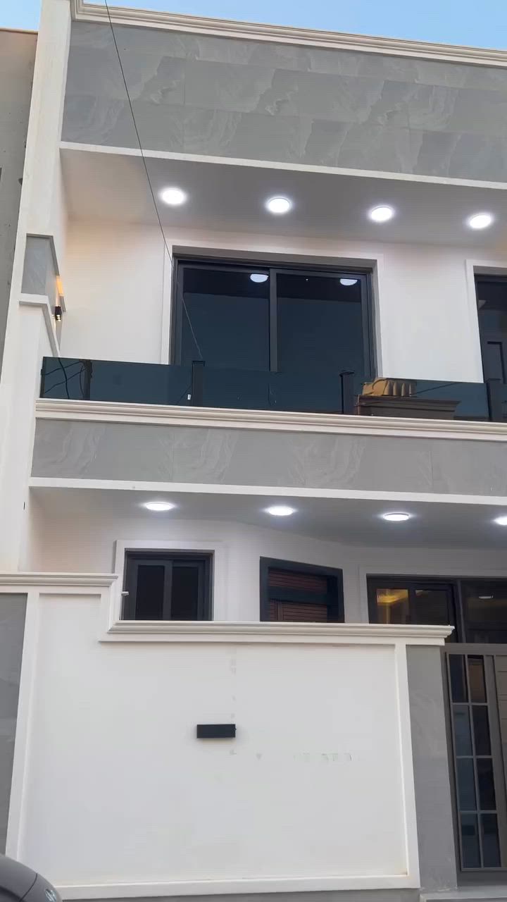 دار للبيع —🏠📄دورة حي دجلة📍
1️⃣: المساحة ١٠٠ متر واجهة ٦،٢٥ نزال ١٦

2️⃣ يحتوي على ثلاث غرف نوم 🛌 واسعة 

3️⃣: جديد مامسكون زيرو 

4️⃣: مطبخ استقبال صالة صحيات 

5️⃣ استفسار 
***********
***********
***********
