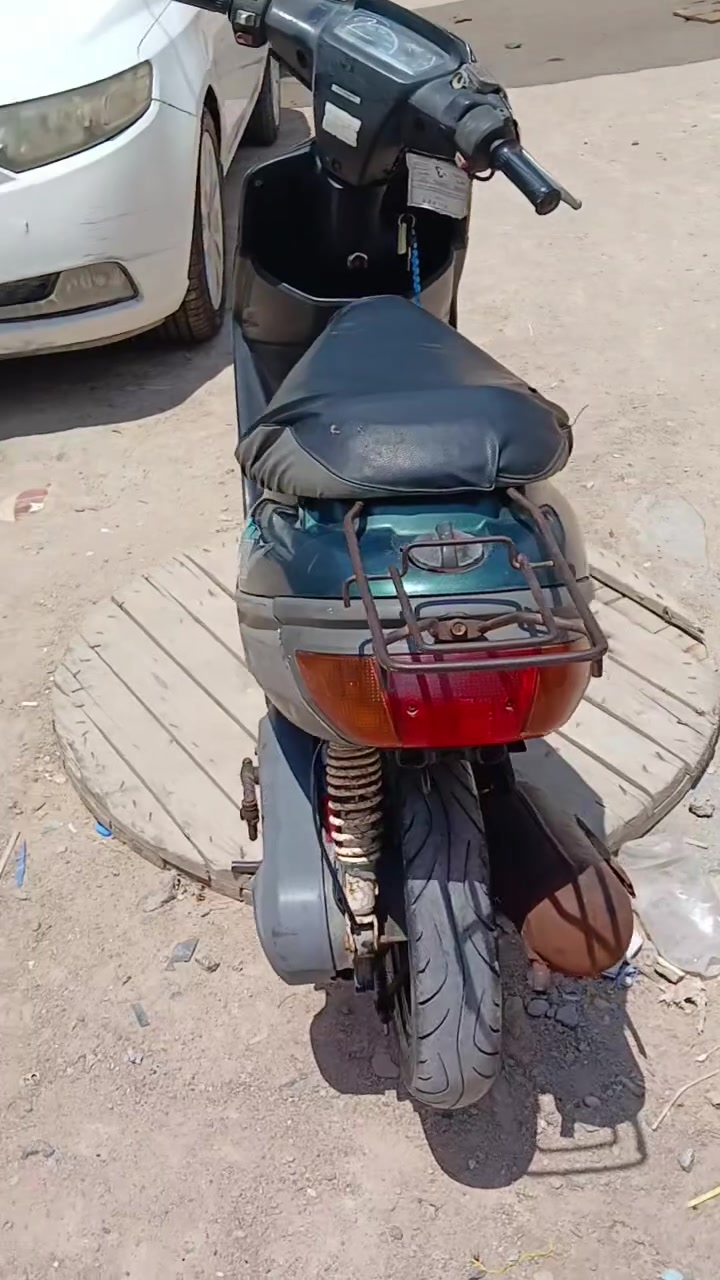 سلام عليكم دراجه ٦٠ للبيع كهربائيات كله شغاله مكينه خير من الله شلعه ومعدل دراجه حلوه وخدميه سعر250مكاني بصره جزيره    رقم هـ***********
