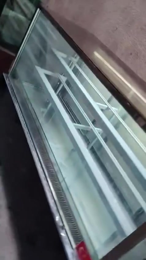 عارضه كيك قياس متر ونص للبيع 

***********
