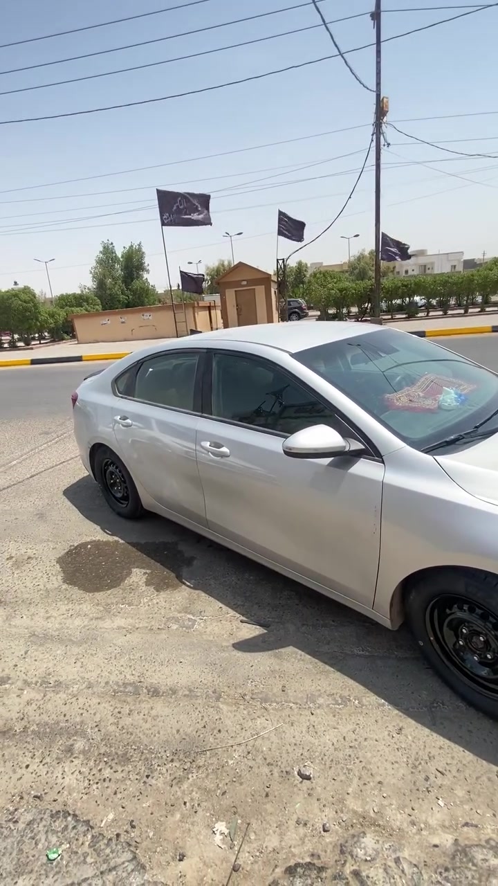 السلام عليكم سياره kia فورتي موديل 19 بنيد وجاملغ ايمن والبنيد مجورد مصلحات نفسهن وبارد بالديار مال الجهة اليسرى مكينه 2000 دوش رقم اربيل سنويه 27 مكاني البصره سعر 107 وبيها مجال للشراي الرقم***********
