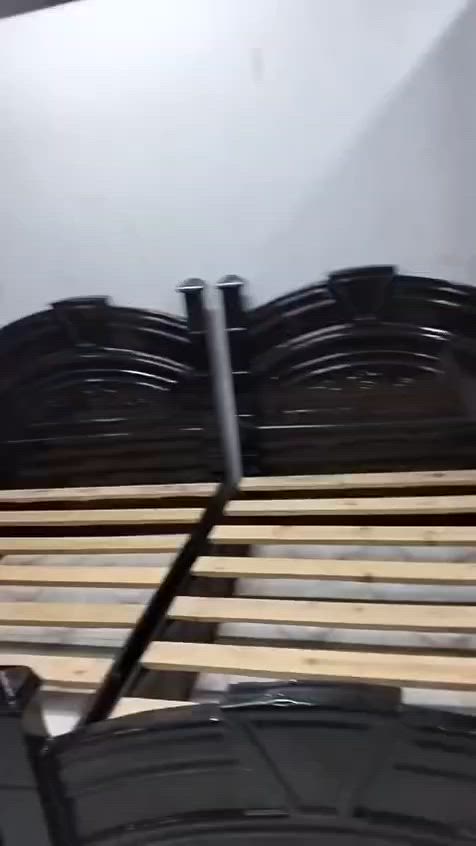 غرفه نوم اطفال شبابي استعمال بحاله ممتازه جدا خشب كبس موسكي بالكامل ابلكيش كوري خامه ممتازه جدا عرض الدولاب 2 م في ارتفاع 2 م 40 والعمق 60 ثلاثه ضلفه جرار زائد اثنين سرير متر و20 في طول 195 بالملل زائد فرده بسعر روعه جدا على الفرش على طول


**إذا كنت صاحب هذا الإعلان وتريد حذفه لأي سبب، رجاءا أرسل رسالة إلى الدعم الفني**