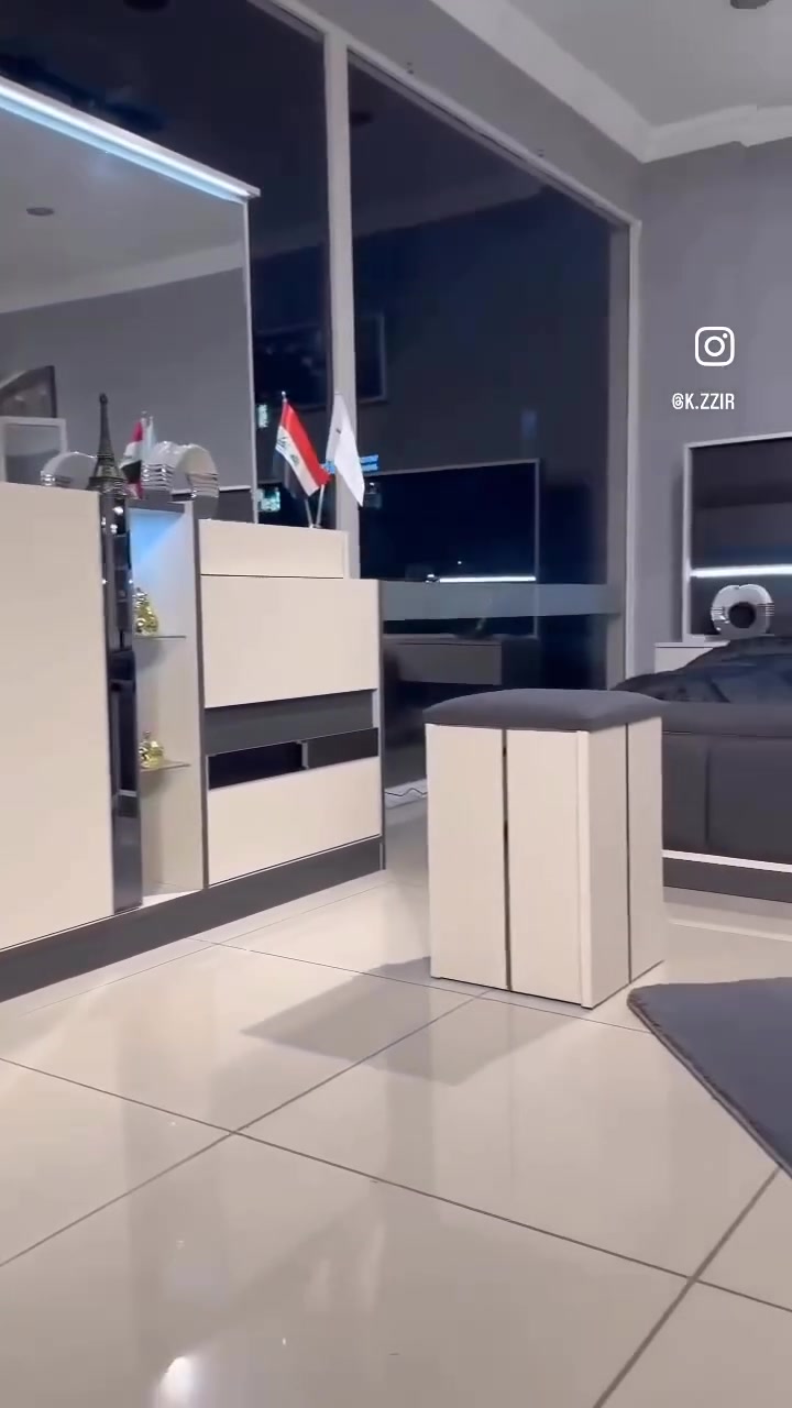 السلام عليكم
غرفة نوم تركيه مستعمله ٦ اشهر  للبيع 
للاستفسار اكثر مراسله الرقم ***********
الغرفه مثل الي بالفيديو
