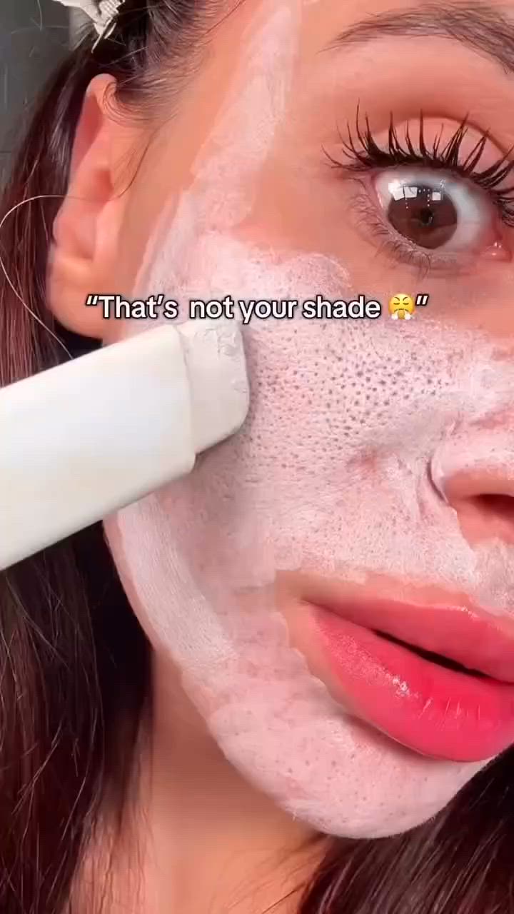 خافي عيوب وكونسيلر أوليبولا 🇰🇷💕
Olibolla Color ChangingConcealer Stick ☆⋆｡𓊆 🎀 𓊇☆⋆｡
 خافي عيوب كوري على شكل ستيك 🫶
يتحول من الأبيض إلى لون بشرتك الطبيعي فور الدمج.
تصميم 2 في 1 يجمع بين قلم الكونسيلر الكريمي وفرشاة دمج ناعمة في أداة واحدة.
يغطي الهالات والشوائب بفعالية، ويحتوي على الكولاجين والنياسيناميد لترطيب البشرة وتوحيد لونها.
مظهر طبيعي (Glass Skin) مع ثبات طويل ومقاومة للتعرق.
متوفر بـ 4 درجات ( 01-02-03-04)

الـتـوصيل لـبغداد 4 وللمحافظات 6
﹏﹏﹏﹏﹏﹏˚ 𓇼𓈒𓏸🎅🏻⋆⭒˚♥𓇼𓈒
أذا زبون طلب منتج ثاني وياة سعرة عابر 10 يصير خصم :


**إذا كنت صاحب هذا الإعلان وتريد حذفه لأي سبب، رجاءا أرسل رسالة إلى الدعم الفني**
