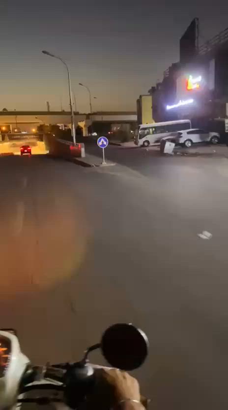 بوليس للبيع الدراجه رمبه كلشي بيهه مكفول السعر مليون و100 وبيهه مجال حك الجيه عنواني بغداد كراده رقم ***********💁🏽
