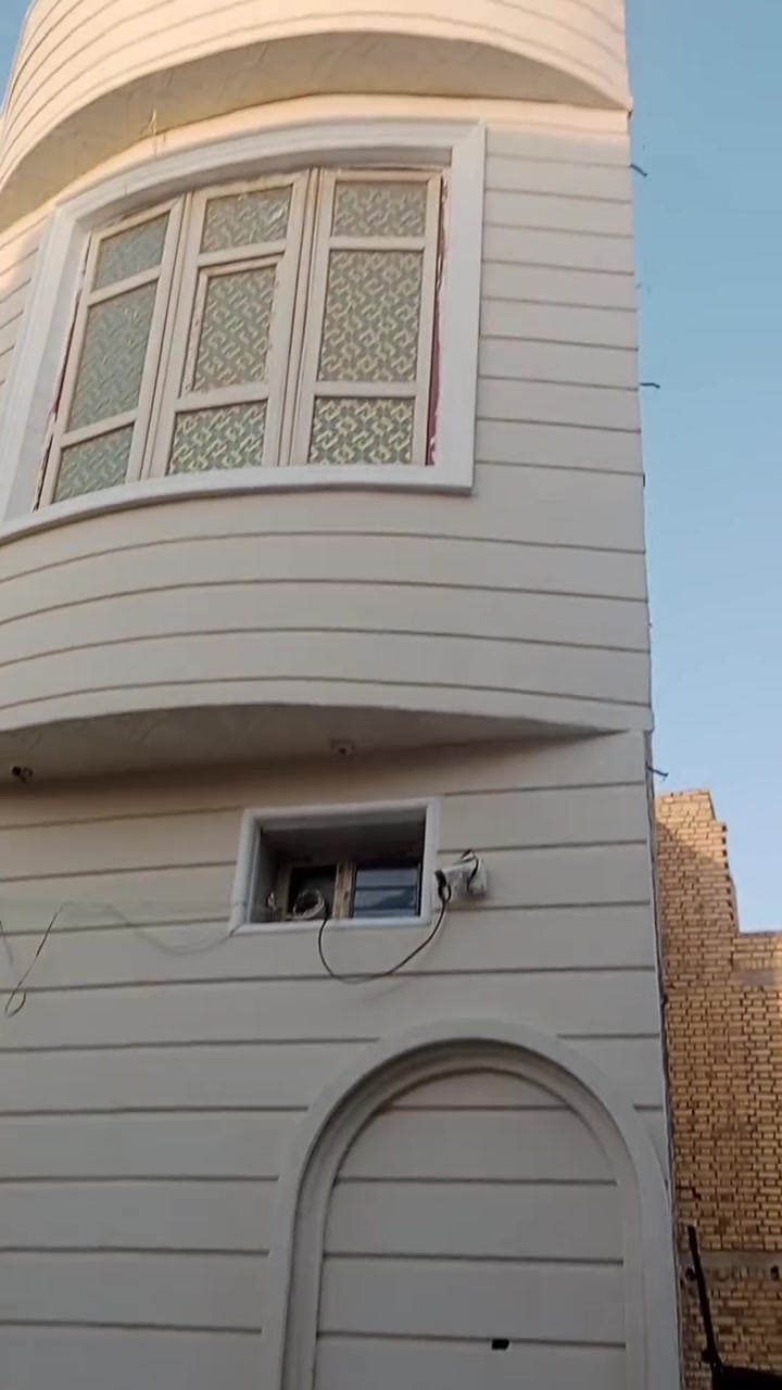 السلام عليكم صباغ متفرغ من الناصريه   لعمل كافه الاصباغ   وترميم المنازل  للاستفسار مراسله الحساب او الاتصال *********** ناصريه مركزاتصل واتساب وبلخدمه
