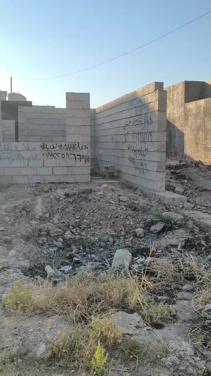 🏡 هيكل للبيع مساحه 200متر
📍 الموقع: حي بدر – قرب مدرسة علي شاهين.
موقع مميز وقريب من جميع الخدمات،  الاستثمار.
للاستفسار والمعاينة يرجى التواصل على الرقم واتساب (  ***********).
