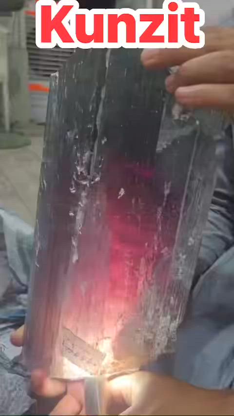 Afghan natural kunzite is very high quality available for sale at cheap 
prices Dm Thank you 
delivery to all over world 
Weight 6,50kg
#stone #ruby #gems #stylish #viral #fyp #world #simple #tourmaline #viralreels #viralvideos #venezuela #instagram #facebookpost


**إذا كنت صاحب هذا الإعلان وتريد حذفه لأي سبب، رجاءا أرسل رسالة إلى الدعم الفني**