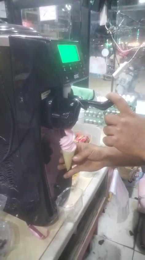 مكينه تشتغل  سوفت و ازبري  حوض واحد و كير واحد اخت الجديده حجمها صغير حلوه شغاله مداخله تصليح سعرها ٤٥٠ الف مكانها البصره التنومه الاتصال على الرقم ***********
