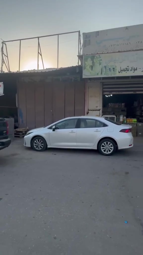 السلام عليكم جملون للايجار العنوان جكوك الشارع العام مجاور بانزين خانه المساحه ١٠٠ متر للستفسار ***********
