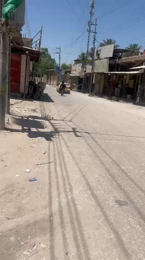 بسم الله الرحمن الرحيم بيت 🏠 للبيع مو اجار 
بيت ٥٠متر طابقين طبوك 3 غرف نوم سويت كل غرفه
بيه حمام 
 جميع الخدمات متوفره ماء كهرباء مجار
موقع كنطرت السلام 

 تستلم مفتاح كامل  لبيت بسمي 
يبعد عن الامام 2 كيلو يصلح حسينيه للزوار او سكن 
للاستفسار الاتصال على الارقام التالية
*********** واتساب
*********** منذر الدفاعي

