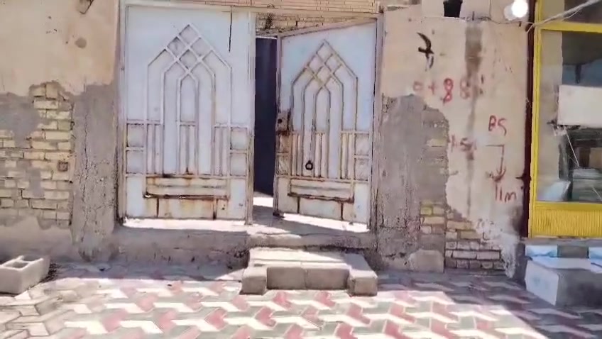 سلام عليكم ورحمة الله وبركاتة يوجد لدينا دار للبيع طابو بلفظليه على شارع 40مساحه 310م بناء طابوك سقف عكادهه سطح شتايكر يتكون من غرفتين وصاله ودوانيه وصحيات داخليه وخارجيه ومحل موقع تجاري مرتب الاستفسار على هذا الرقم ***********
