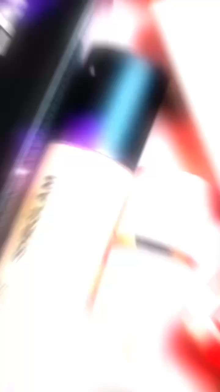 ✨ كشختج وجمالچ يكمل مع بكج SHEGLAM الأصلي! ✨
 سيت كامل من ماركة SHEGLAM الأصلية، يخلي مكياجج "فلتر" طبيعي ونزاكة تخبل💖🌸
📦 محتويات البكج 
1 كريم أساس (Complexion Pro): تغطية مثالية وخفيفة لبشرة مخملية كأنها قطعة واحدة. 🧴✨
2 برايمر (Skin Editor): السحر اللي يثبت المكياج ويصفي المسام لإطلالة تدوم طول اليوم. ✨🧼
3 بلاشر شيغلام الشهير (Color Bloom): خدود وردية طبيعية بدمج سهل ولون يجنن. 🌸💖
4 ماسكارا (Ultra Lash Lift): تطويل وتكثيف خيالي للرموش، تغنيج عن الرموش الاصطناعية! 👁️‍🗨️✨
5 سيت قلوسات (Sunday Picnic): لمعة وترطيب يخلي شفايفج ممتلئة وحلوة. 💄✨
6 مزيل ماسكارا: لتنظيف عيونج بسهولة وبدون ما تتعب رموشج بعد يوم طويل. 🧼👁️‍🗨️
🚘متوفر توصيل 🚘
للحجز التواصل ع الخاص


**إذا كنت صاحب هذا الإعلان وتريد حذفه لأي سبب، رجاءا أرسل رسالة إلى الدعم الفني**