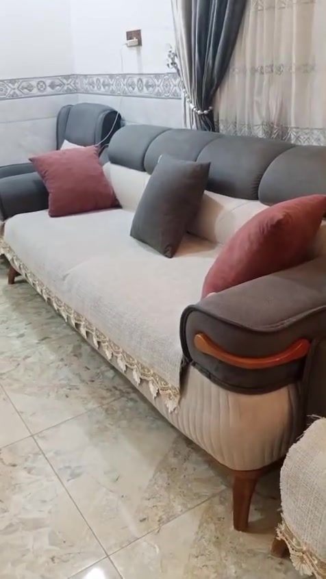 السلام عليكم تخم نظيف وستعماله قليل بابل الورديه مليون وبيه مجال ***********
