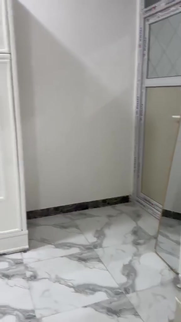 سلام عليكم غرفة كاملة جديدة  خشب عراقي سعر 1600 مليون مكان كوفة حي ميسان ***********
