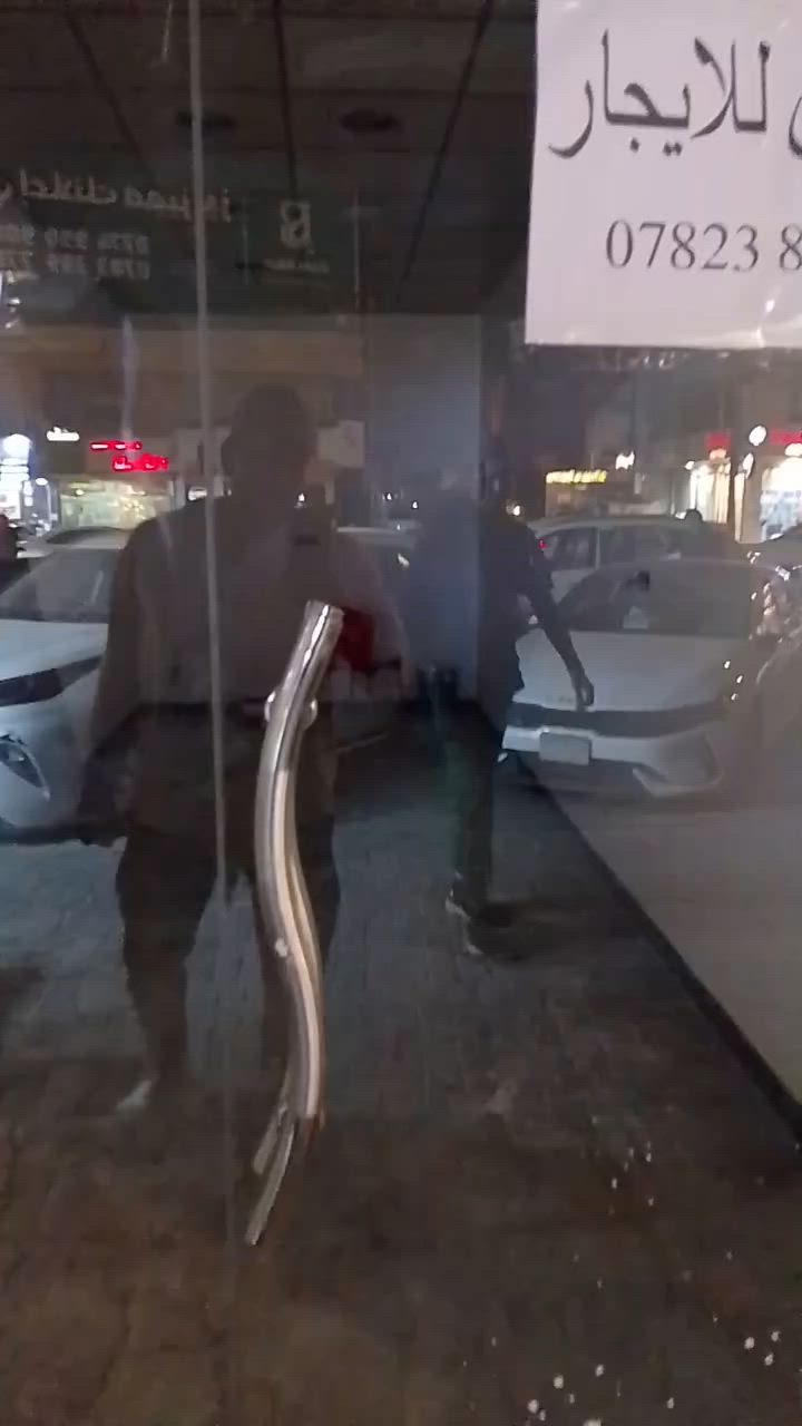 محلات للايجار العامريه شارع العمل الشعبي مجاور مطعم طربوش اليحب يستفسر يتصل عل هاذا رقم صاحب المحلات *********** @الجميع @إشارة علي الخليفاوي
