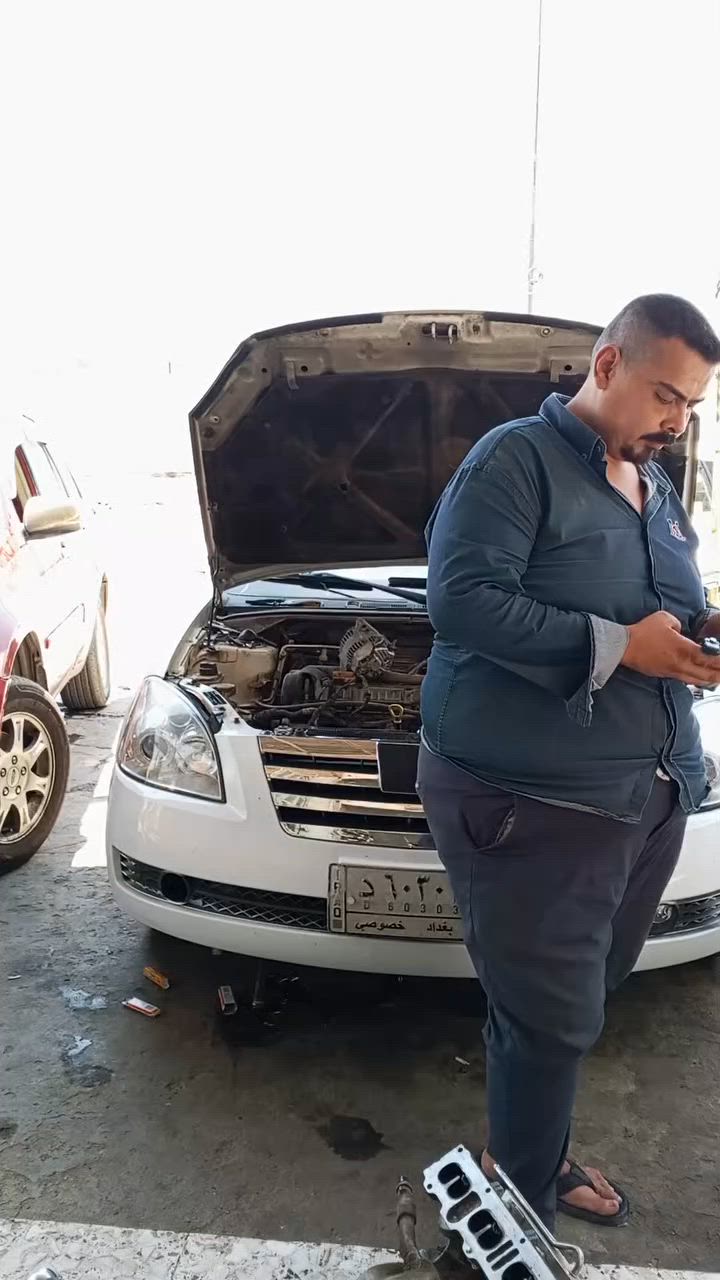 السلام عليكم ورحمه الله وبركاته من ضمن أعمال الورشة تبديل ابطالة كور ورجعت ناعمة وخير وبركة 
صيانة ضفيرة تيكو ١٣ خربطة كير ومحرك 
صيانة شيري اي فايف نضوع ماء الشجرة وتم الصيانة وبرمجة عدد ٣ 
وفحص والتجيك مجانا عنوانة الشعب شارع الأسواق المركزية 
***********
كثير من السيارات اليوم اجتني حماوة أهنأ المشكلة الكور امبدل كازكيت شغل مو صحيح 
عبالة من يضرب كازكيت بس افتح وبدل كازكيت لا يشوف وجة سلندر ضارب كور دايس كبل بدل واطلع كبل ونفس الشي هاذا الشي غلط هو مو ياهو اليجي كال اني مصلح تيكو وياهو اليجي كال اني اختصاص 
يعني اريد احجي الحق يعني هواي كلبو على تصليح التيكو 
من كوري ومن ايراني  صار مصلح صيني واختصاص 
عمي هاي اختصاص لازم ومتمرس عليها مو ياهو اليجي كال اني  ويوكع بيها ابو السيارة هاي لازم واحد يفتهم لا اضل تلزك تزعل مني ازعل بس الحق يقال هو اني فيتر واختصاص ونوبات يجي عطل ادوخ  بي الله شاهد يالة اتصير مو انت اجرب صرت مصلح تيكو عمي شغلها تعب ولازم دقة بلعمل وكل عملي انطي ضمان ليش اخاف على سمعتي وما اتعاجز بشي ابد 
شي غلط ما اقبل اشتغلة حتى لا اوكع ابمطب 
والكل تعرفني ما اجامل بلعمل
