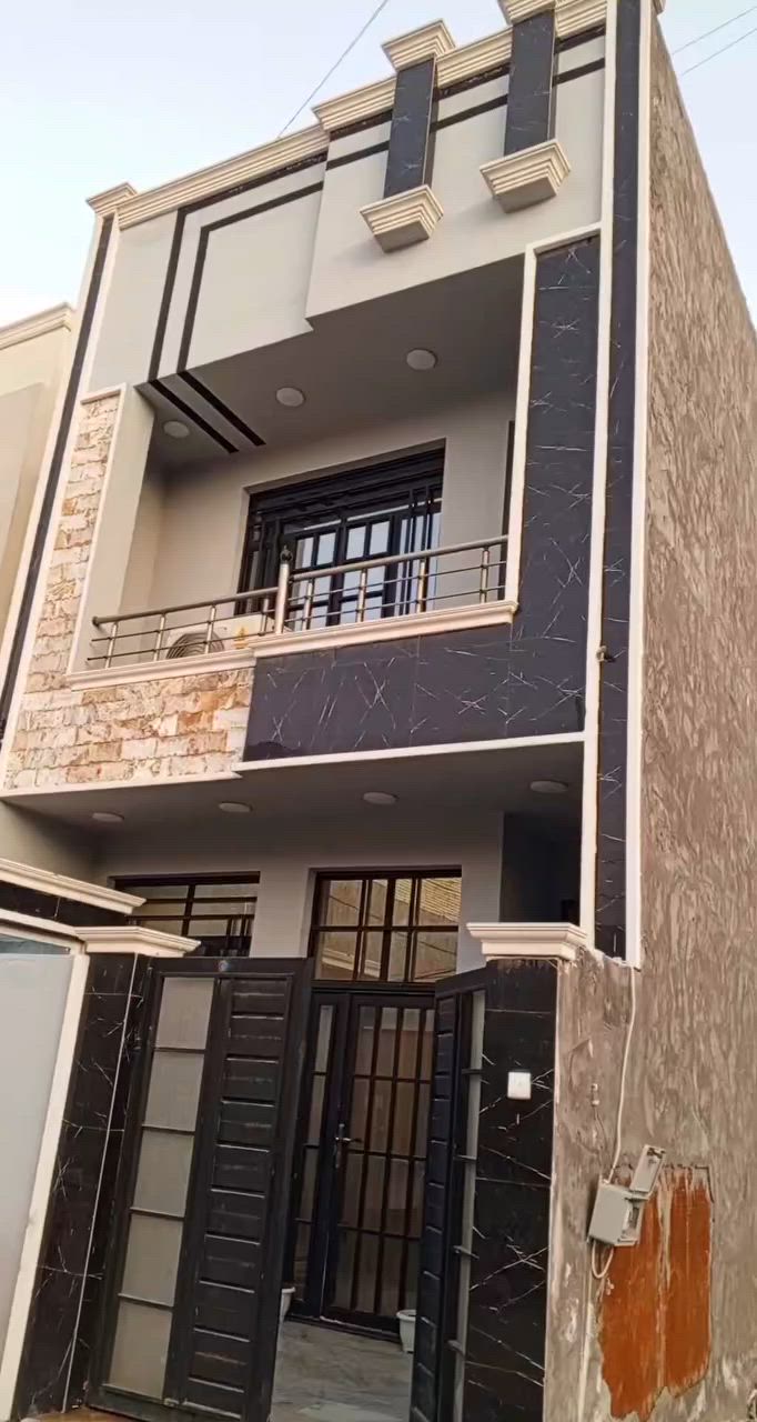 السلام عليكم ورحمه الله وبركاته 
بيت للبيع او مراوس بكاع في حي العدل 
السعر٢٦٥ وبي مجال 
اتفاصل داخل الفديو
***********
