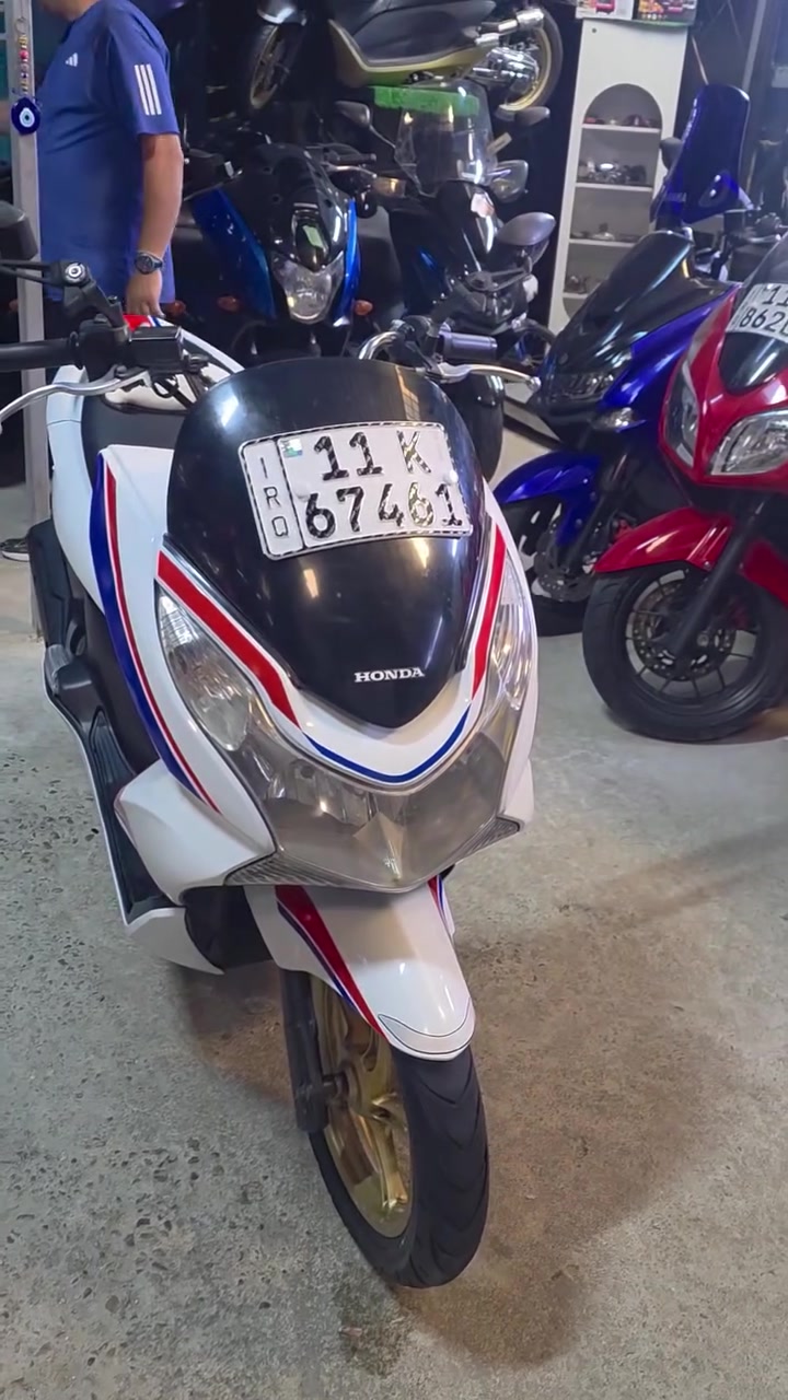 هوندا pcx الجيل الأول رقم وسنويه بغداد من دراجات قيس كراده ***********_*********** 
الاثنين 27-7-2026
