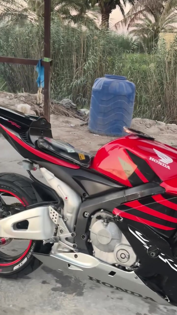 سلام عليكم RR600 للبيع 

مكينه وكير خير من الله 

مابيهه نقص ابد كامله دهن ادامه كامله جديد

مكينه مفتوحه مكفوله من صوت ولكبن ولنضوح 

بيهه ملاحضات بل صفاح فقط باقي مكفول 

بيع مستعجل رايدهه ب22 وبيهه مجال بسيط /بابل.جبله 
***********
