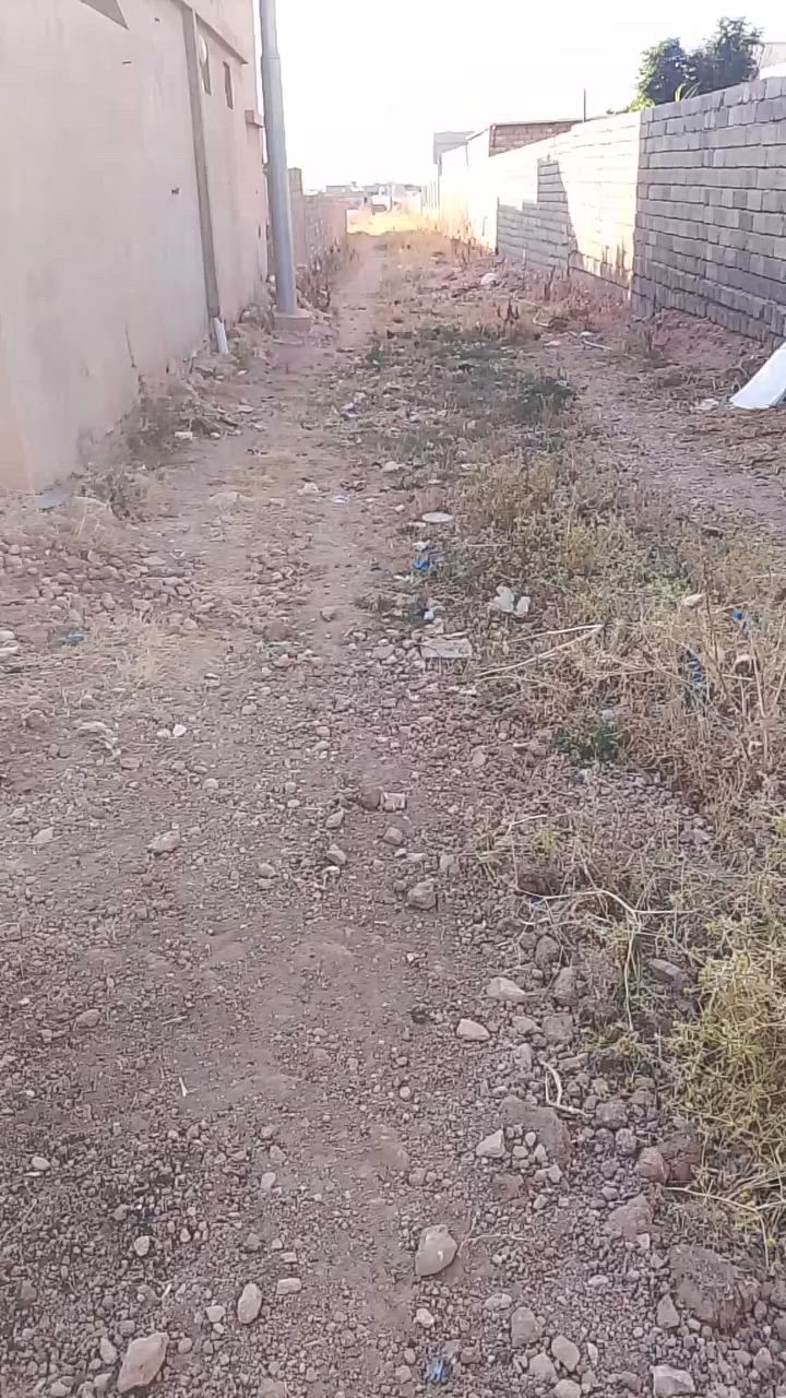 سلام عليكم يوجد بيت في قرية محمد سعيد بشار قريب على بيوت ال عبدان بيت جاهز كامل بي عايله حاليا مساحه ٣٤٥ متر بيت كامل مكمل بي ٢غرفة غرفة ااستقبل ١  ثواليث وحمام وثواليث خارجي سعره ٣٥ مليون بي مجال ل استفسار هدا رقمي ***********
