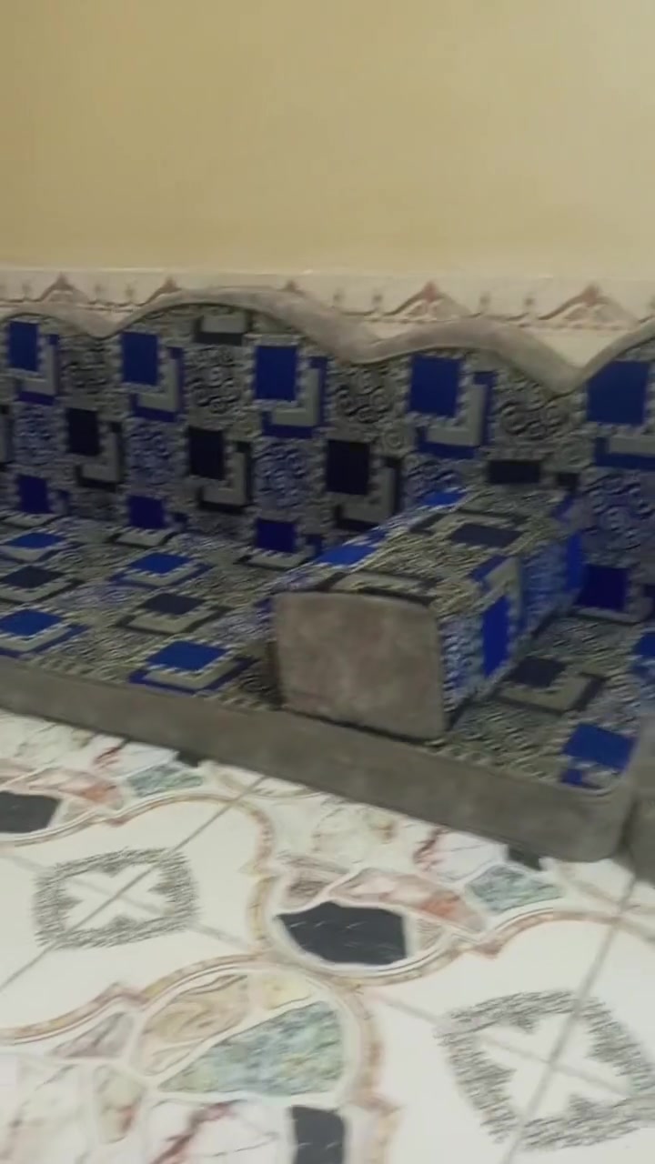سلام عليكم للبيع ديوان  نظيف  سعرخاص او ***********
