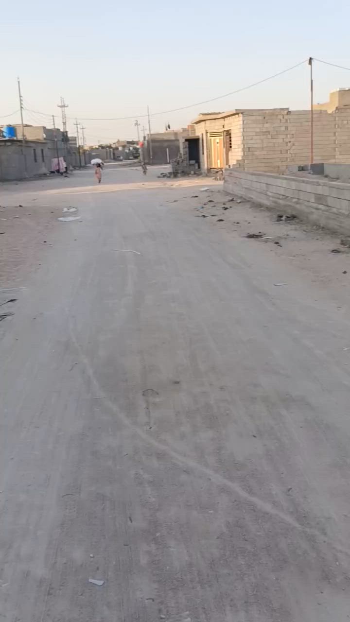 سلام وعليكم قطعه لبيع في الزبير مساحة 250 خلف حي الندلس زراعي اتصال ع رقم***********
