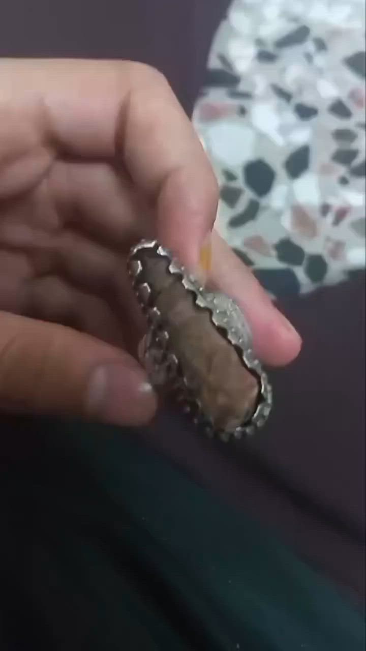 محبس لؤي صياغه يدويه وزنه الكلي 25 اغرام أعلى سعر ابيع بكاني بغداد


**إذا كنت صاحب هذا الإعلان وتريد حذفه لأي سبب، رجاءا أرسل رسالة إلى الدعم الفني**