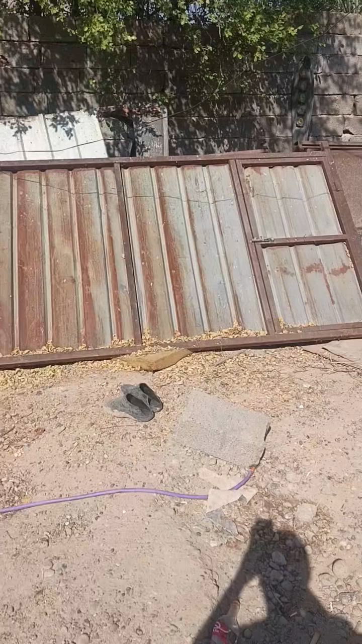 سقيفه ٤ قطع طول لوحده ٥متر لعرض متر ٦٠ السعر ١٥٠ شلع بغداد ***********
