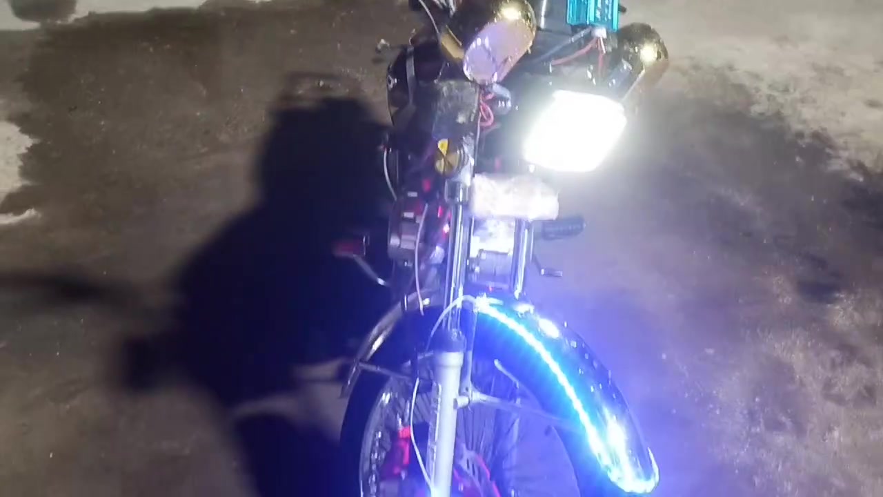 دراجه للبيع 24 550 محرك كبس ما مفتوح لا بخار ولا صرف ***********@
