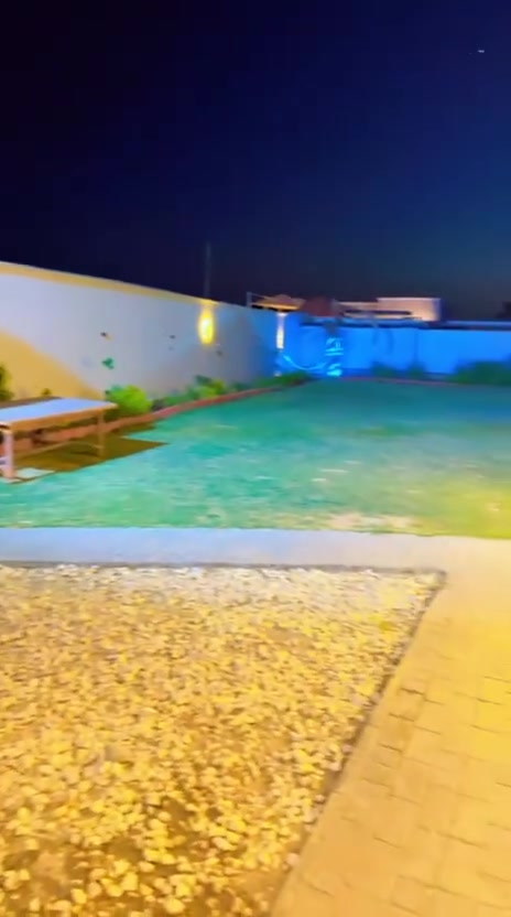 مزرعة رقم (  19 ) في منطقة البوعيثة شركة المصطفى للمسابح مؤثقة بتطبيق أجرلي
للحجز واتساب/ ***********
