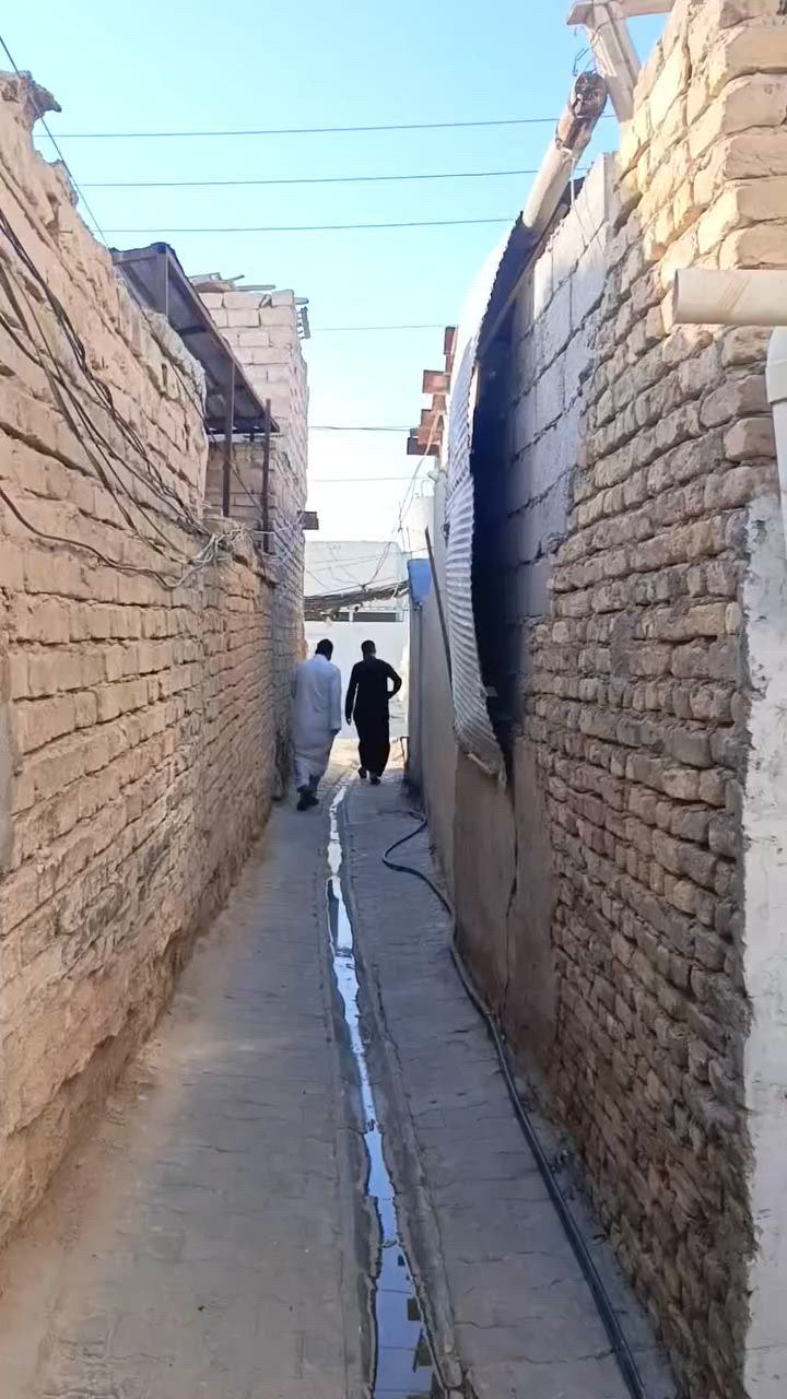 للبيع بسعر منااااسب 
اقل ال50 متر طابقين بشارع الرسول ص بالدولان الي بصف مولدة باسم قريب البوابة مال حي الرحمة 

السعر ب12 وبي مجال 

للشراي الاتصال *********** بي واتساب
